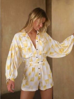 Jen's' Pirate Booty Oceanfront Satisfaction Romper Gold Check size M